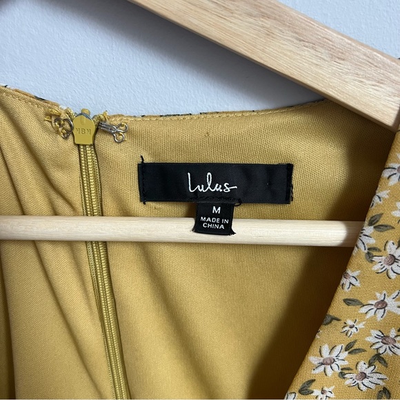 Anything Lovelier Yellow Floral Print Tiered Midi Dress size Medium - Picture 5 of 10